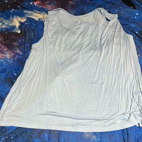 Twisted shoulder tee - Picture 1 of 5